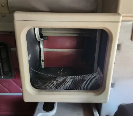 Picture of (Used) 2000 International 9400, SLEEPER CABINETS