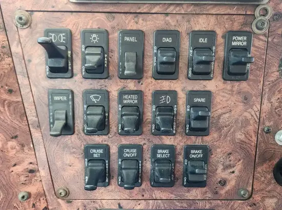 Picture of (Used) 2000 International 9400, MISCELLANEOUS DASH SWITCHES