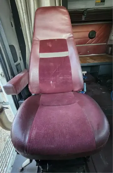 Picture of (Used) 2000 International 9400, SEAT