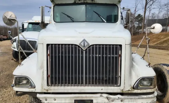 Picture of (Used) 2000 International 9400, HOOD ASSEMBLY
