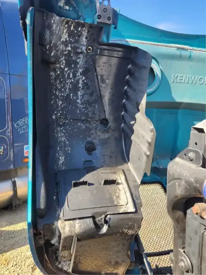 Picture of (Used) 2019 Kenworth T680, FENDER LINER HOOD