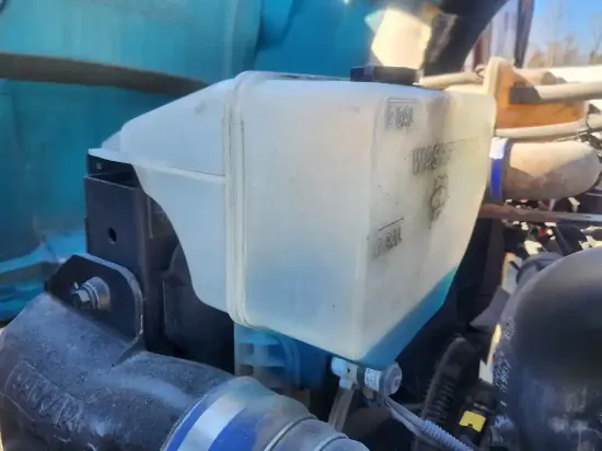 Picture of (Used) 2019 Kenworth T680, WINDSHIELD WASHER RESERVOIR
