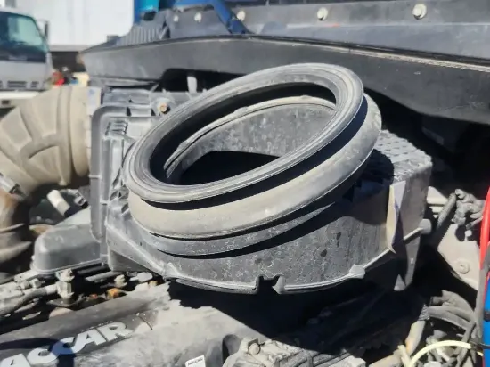 Picture of (Used) 2019 Kenworth T680, AIR CLEANER