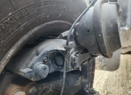 Picture of (Used) 2023 Peterbilt 567, BRAKE CALIPER FRONT AXLE BEAM