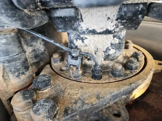 Picture of (Used) 2023 Peterbilt 567, REAR DIFFERENTIAL HUBS