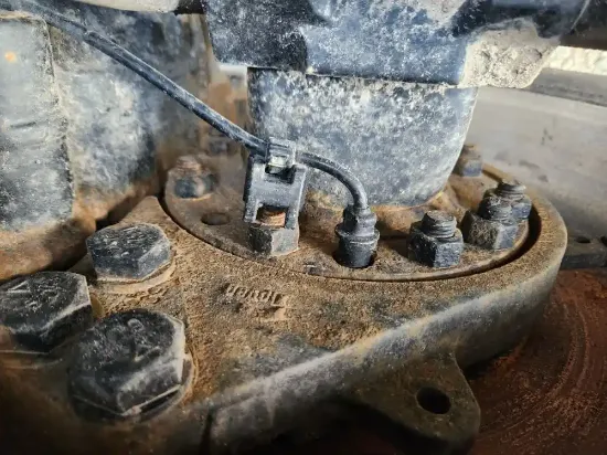 Picture of (Used) 2023 Peterbilt 567, FRONT DIFFERENTIAL HUBS