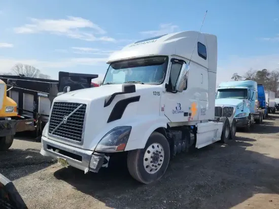 Picture of 2014-volvo-vnl-truck-delivery