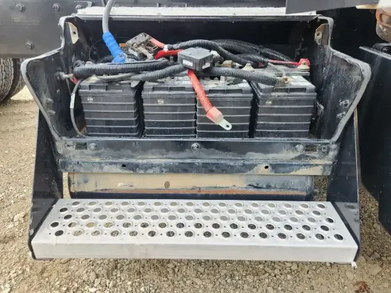 Picture of (Used) 2019 Kenworth T680, BATTERY BOX