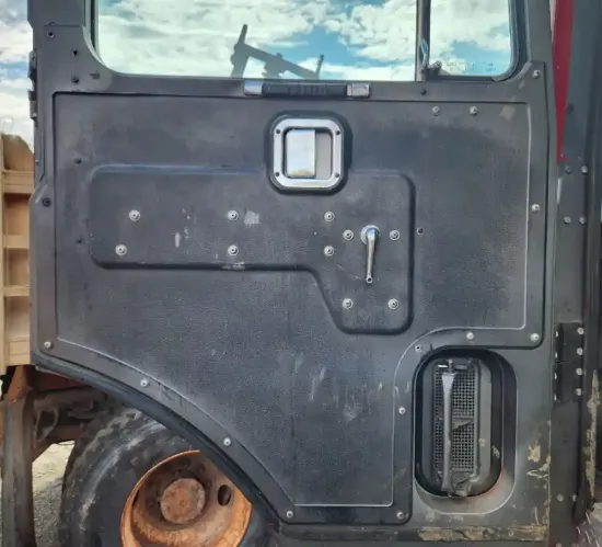 Picture of (Used) 1989 Mack MC688FC, INTERIOR DOOR PANEL