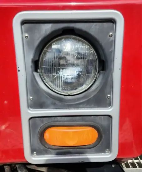 Picture of (Used) 1989 Mack MC688FC, HEADLAMP ASSEMBLY,