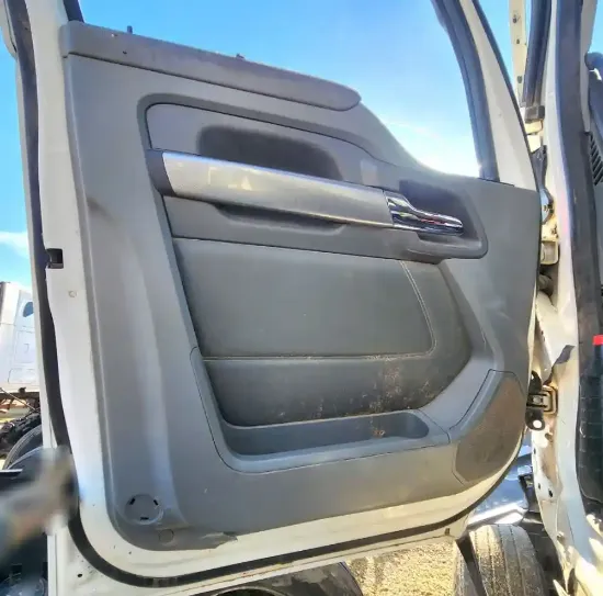 Picture of (Used) 2019 Kenworth T680, INTERIOR DOOR PANEL