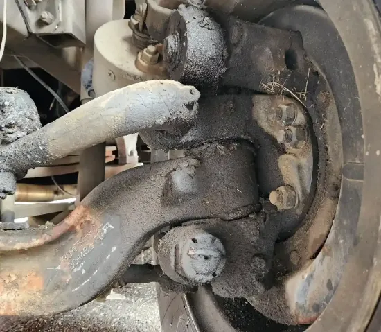 Picture of (Used) 1989 Mack MC688FC, FRONT SPINDLE/KNUCKLE