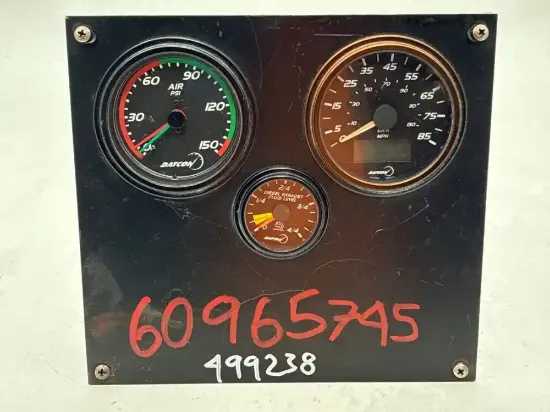 Picture of (Used) Cab & Cab Parts INSTRUMENT CLUSTER