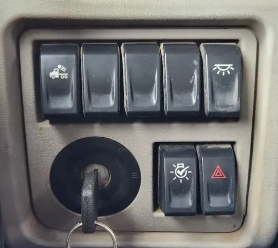 Picture of (Used) 2023 Peterbilt 567, MISCELLANEOUS DASH SWITCHES