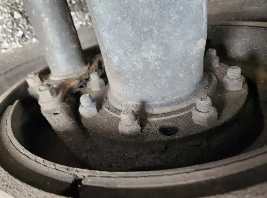 Picture of (Used) 2000 Kenworth W900, FRONT DIFFERENTIAL HUBS