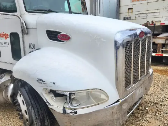 Picture of (Used) 2007 Peterbilt 330, HOOD ASSEMBLY