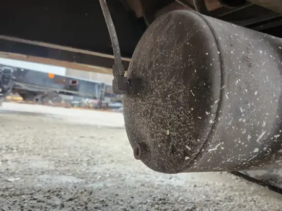 Picture of (Used) 2007 Peterbilt 330, AIR TANK (2)