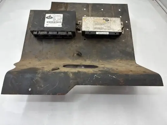 Picture of (Used) 2004 Mack CV713 Granite, CAB CONTROL MODULE VEHICLE ECM