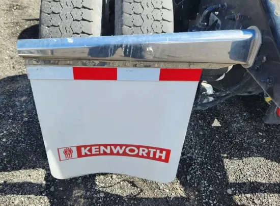 Picture of (Used) 2022 Kenworth T880, MUD FLAPS