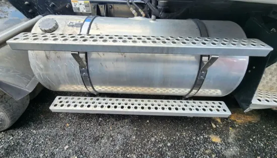 Picture of (Used) 2022 Kenworth T880, FUEL TANK STEPS