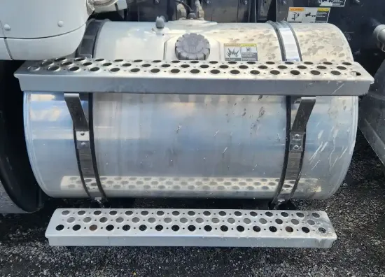 Picture of (Used) 2022 Kenworth T880, FUEL TANK STEPS