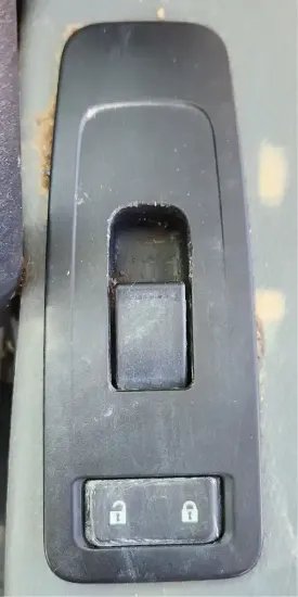 Picture of (Used) 2022 Kenworth T880, DOOR ELECTRIC SWITCH