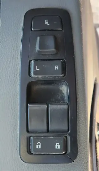 Picture of (Used) 2022 Kenworth T880, DOOR ELECTRIC SWITCH