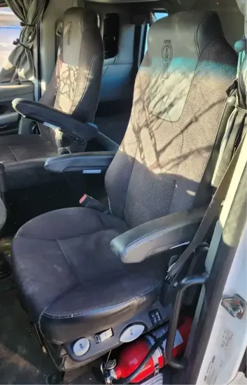 Picture of (Used) 2022 Kenworth T880, SEAT