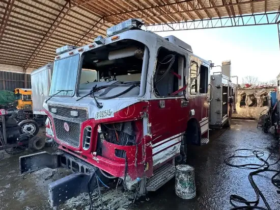 Picture of 2003-spartan-gladiator-truck-delivery