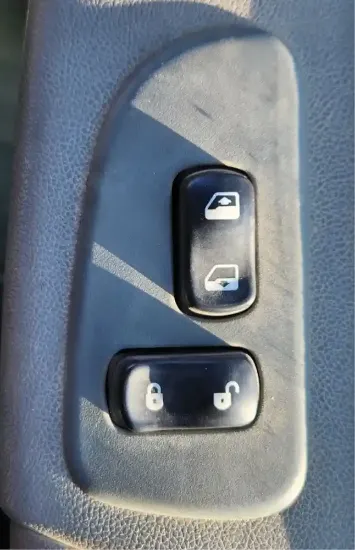 Picture of (Used) 2016 Peterbilt 337, DOOR ELECTRIC SWITCH