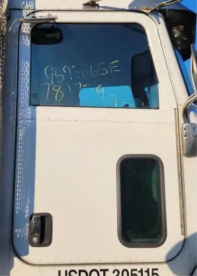 Picture of (Used) 2016 Peterbilt 337, DOOR