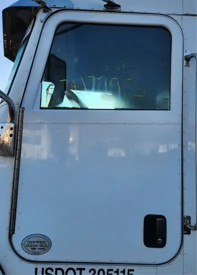 Picture of (Used) 2016 Peterbilt 337, DOOR