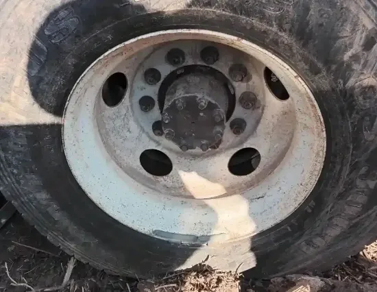 Picture of (Used) 2017 International DuraStar 4300, COMPLETE DIFFERENTIAL HUBS