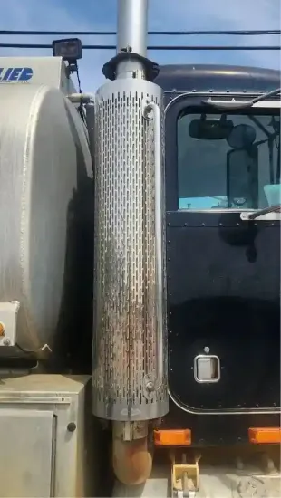 Picture of (Used) 2001 Peterbilt 357, MUFFLER SHIELD
