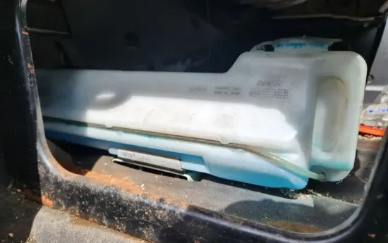 Picture of (Used) 2009 Hino 268, WASHER BOTTLE