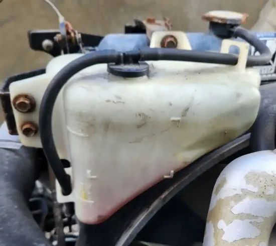 Picture of (Used) 2009 Hino 268, RADIATOR OVERFLOW BOTTLE/COOLANT RESERVOIR