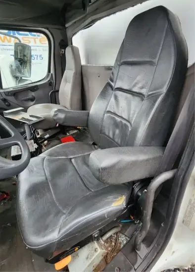 Picture of (Used) 2006 Freightliner M2 106, SEAT