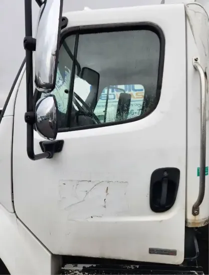 Picture of (Used) 2006 Freightliner M2 106, DOOR