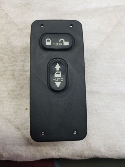 Picture of Used 2016 International Lonestar, door switch, passenger side, door lock, window controls,