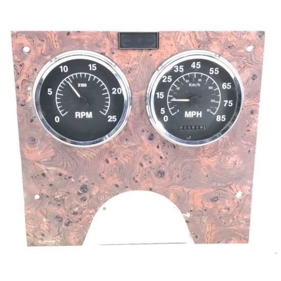 Picture of (USED) 2001 INTERNATIONAL 9200I-INSTRUMENT CLUSTER.