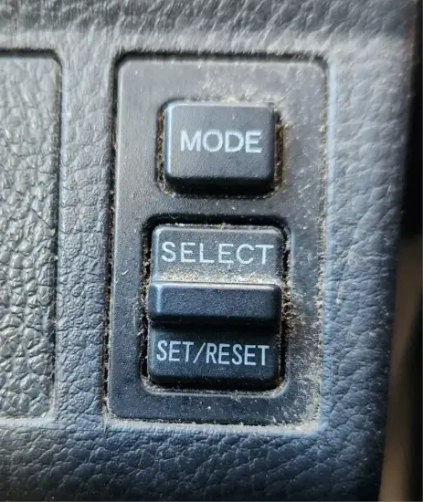Picture of (Used) 2009 Hino 268, MISCELLANEOUS DASH SWITCHES