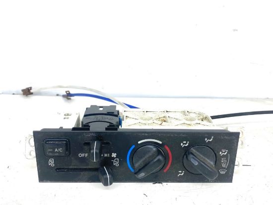 Picture of (USED) 2015 Hino 268, TEMPERATURE/ CLIMATE CONTROL