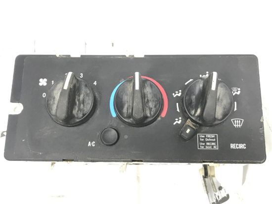 Picture of (USED) 2006 MACK CXN613-TEMPERATURE CONTROL W/ A/C.