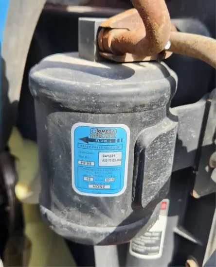 Picture of (Used) 2021 Freightliner Cascadia 126, A/C DRYER RECEIVER