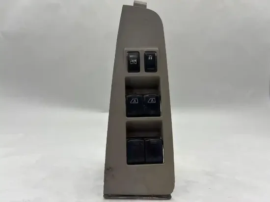 Picture of (Used) Cab & Cab Parts DOOR ELECTRIC SWITCH