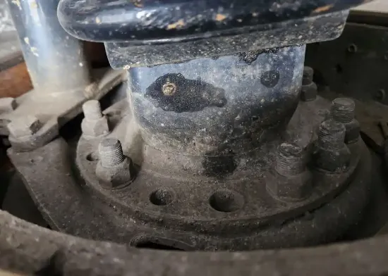 Picture of (Used) 2018 Western Star 5700, FRONT DIFFERENTIAL HUBS