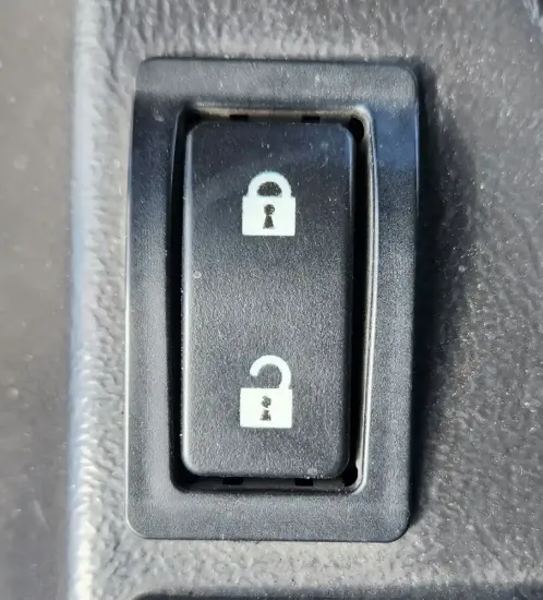 Picture of (Used) 2018 Western Star 5700, DOOR ELECTRIC SWITCH