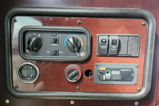 Picture of (Used) 2018 Western Star 5700, SLEEPER TEMPERATURE CONTROL PANEL