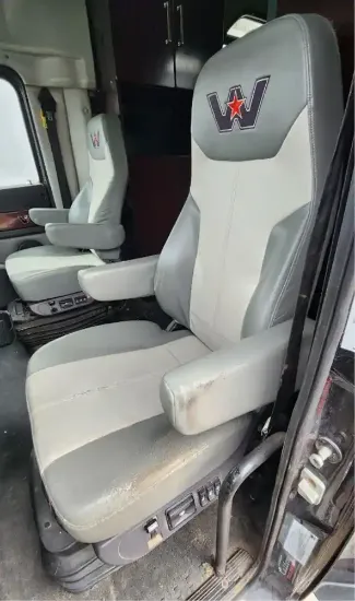 Picture of (Used) 2018 Western Star 5700, SEAT