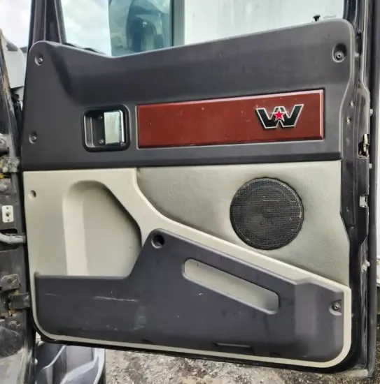 Picture of (Used) 2018 Western Star 5700, INTERIOR DOOR PANEL